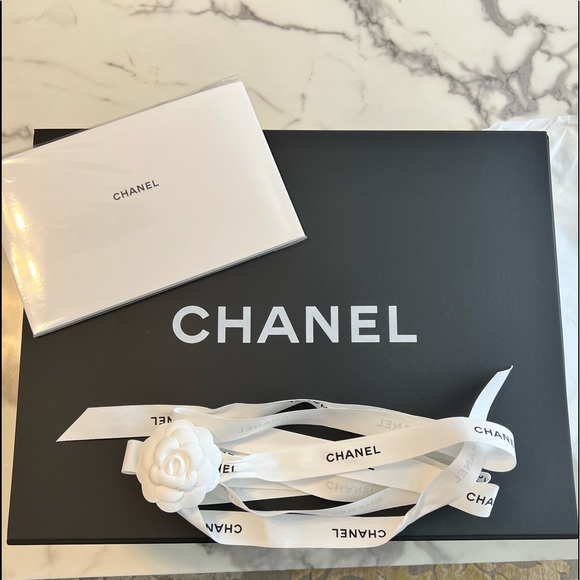 Authentic Chanel Deauville Tote with Top Handle 2022 - Picture 12 of 16